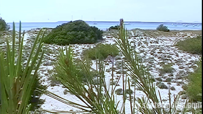 Sextermedia by Pete: Sexy MILF Naakt op Naaktstrand