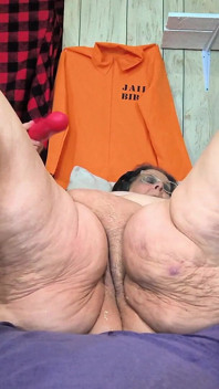 이 창녀가 그를 거칠게 따먹는 사랑스러운 이웃의 이야기를 들으셨어