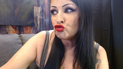 Abby Anna: ビッグレッド光沢のあるダックリップ
