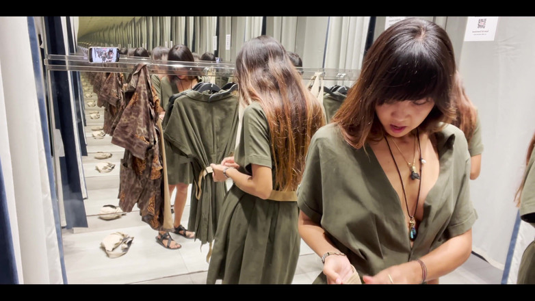 DaringKiara: 在我射在它之前试用这件衣服，嘿