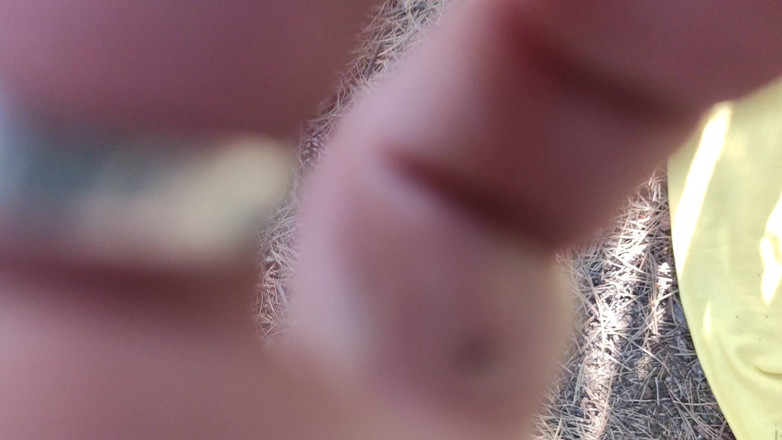 Hairy couple: 私は森の中で自転車に乗っている毛むくじゃらの友人に会い、彼女の毛むくじゃらのおまんこを屋外でファックし、彼女のお尻に射精することにしました