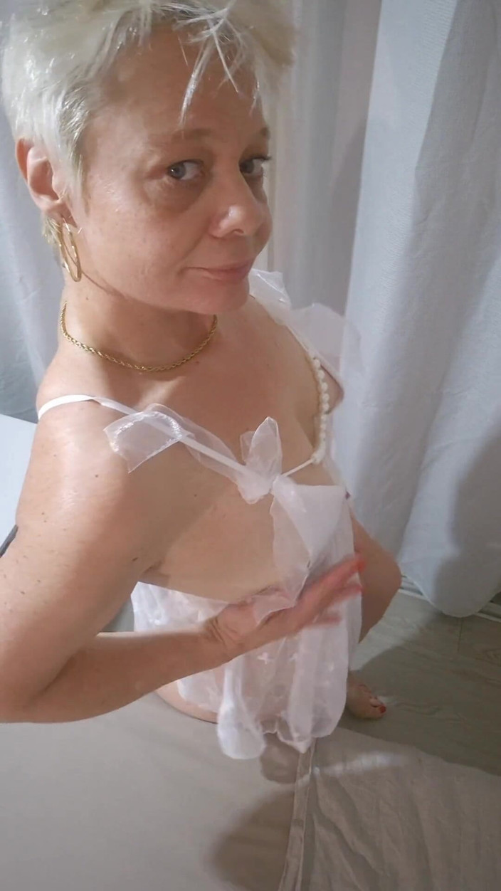 Sofy13: Vind je mijn nieuwe outfit leuk? Ik zal 't niet vaak...