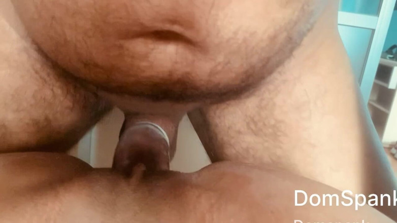 RealDomSpank: Petite asiatisk skönhet knullad i flera positioner och hon rider...