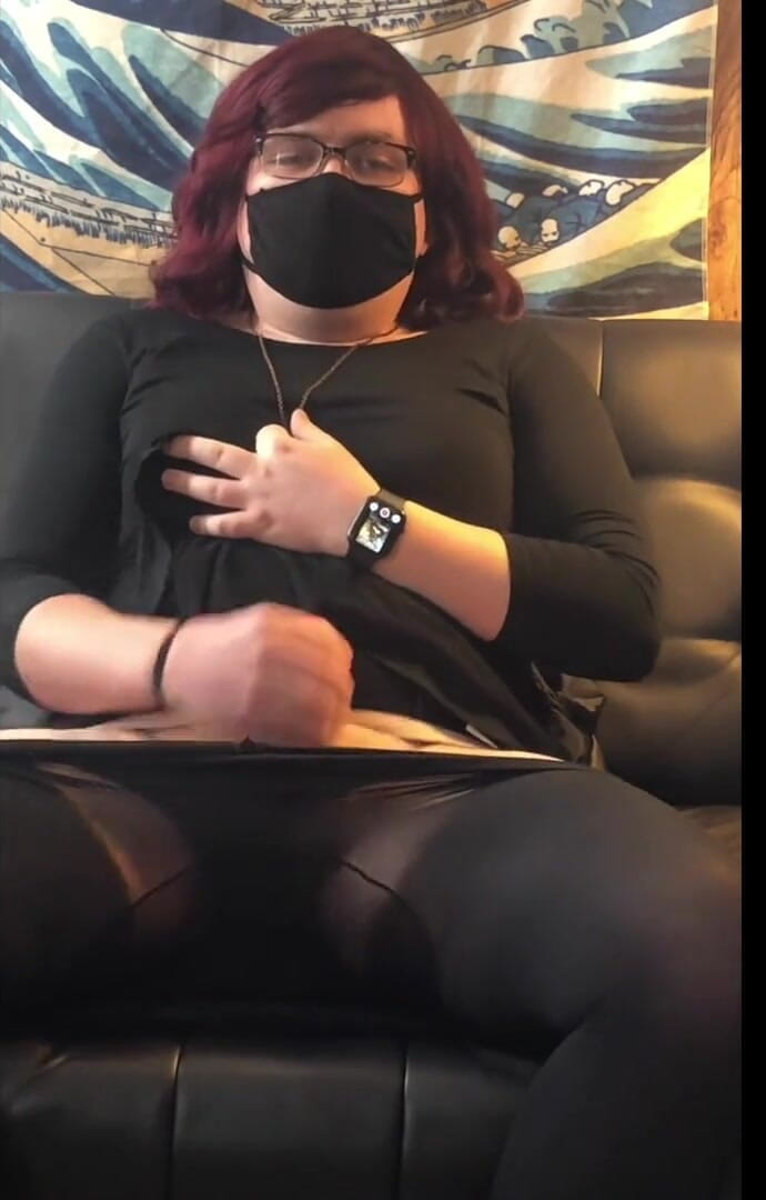 Lauren Ashland: Maskiertes trans-mädchen solo auf couch
