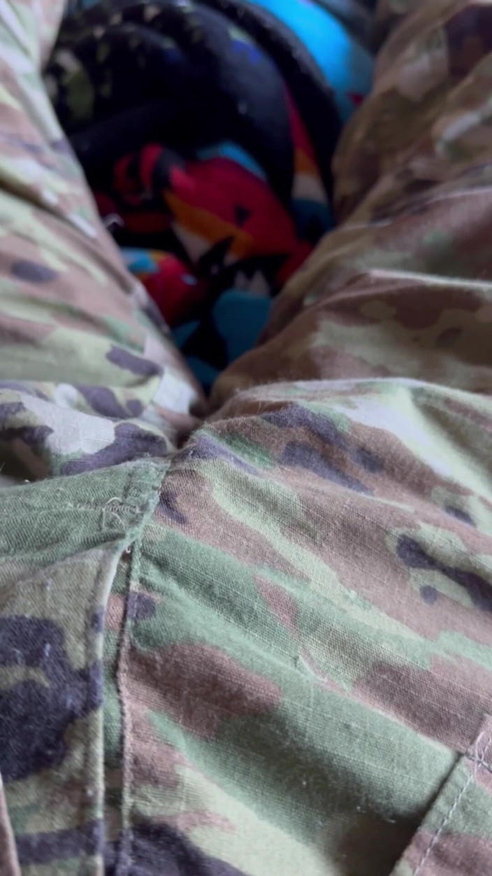 Gay Soldier Stuff: Byl tak super nadržený, že jsem si musel vyhonit dvakrát za...