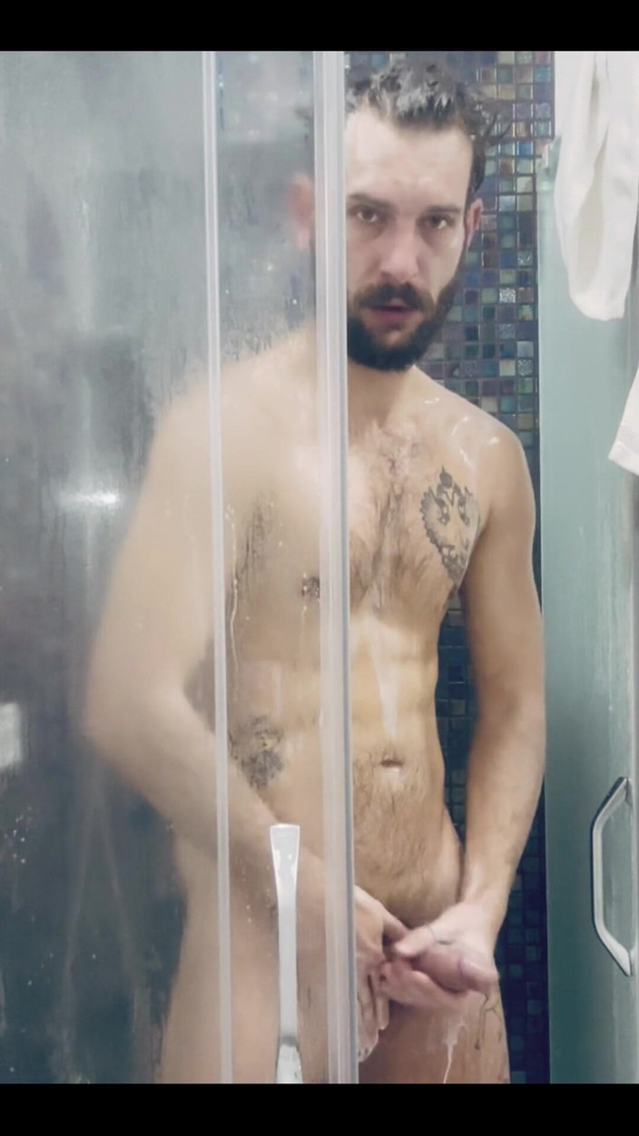 BohemianBoy: Aimeriez-vous prendre une douche ensemble