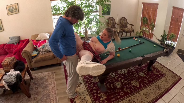 Erin Electra: Frații Vitregi Se Fut În Sufragerie Se Excită Și Se Fut