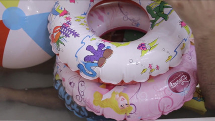 Inflatable Lovers: Bathroom with inflatables