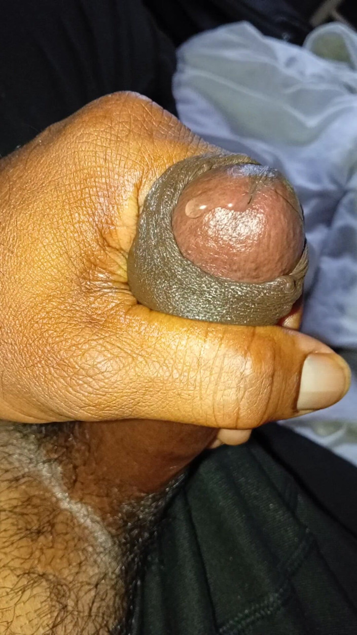 Kejken87: Cewek sange ini lagi asik muasin memeknya sendirian di rumah