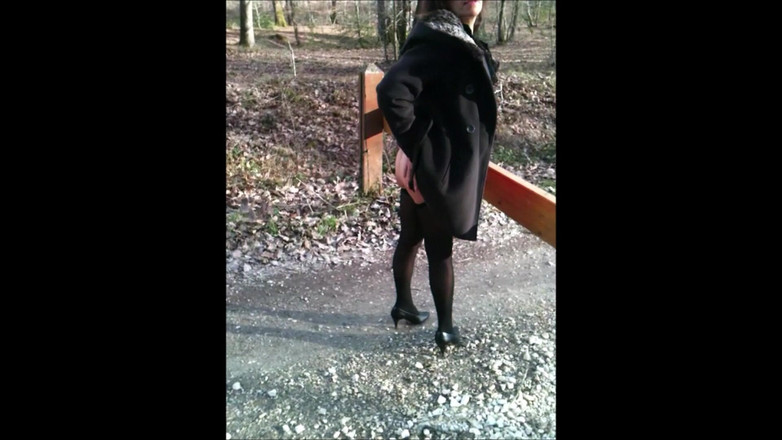 Intim422a: Noémie Exhib Hivernale