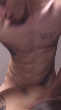 Můj nevlastní bratr mě navrhuje na porno casting... Vememe, Který nás vítá