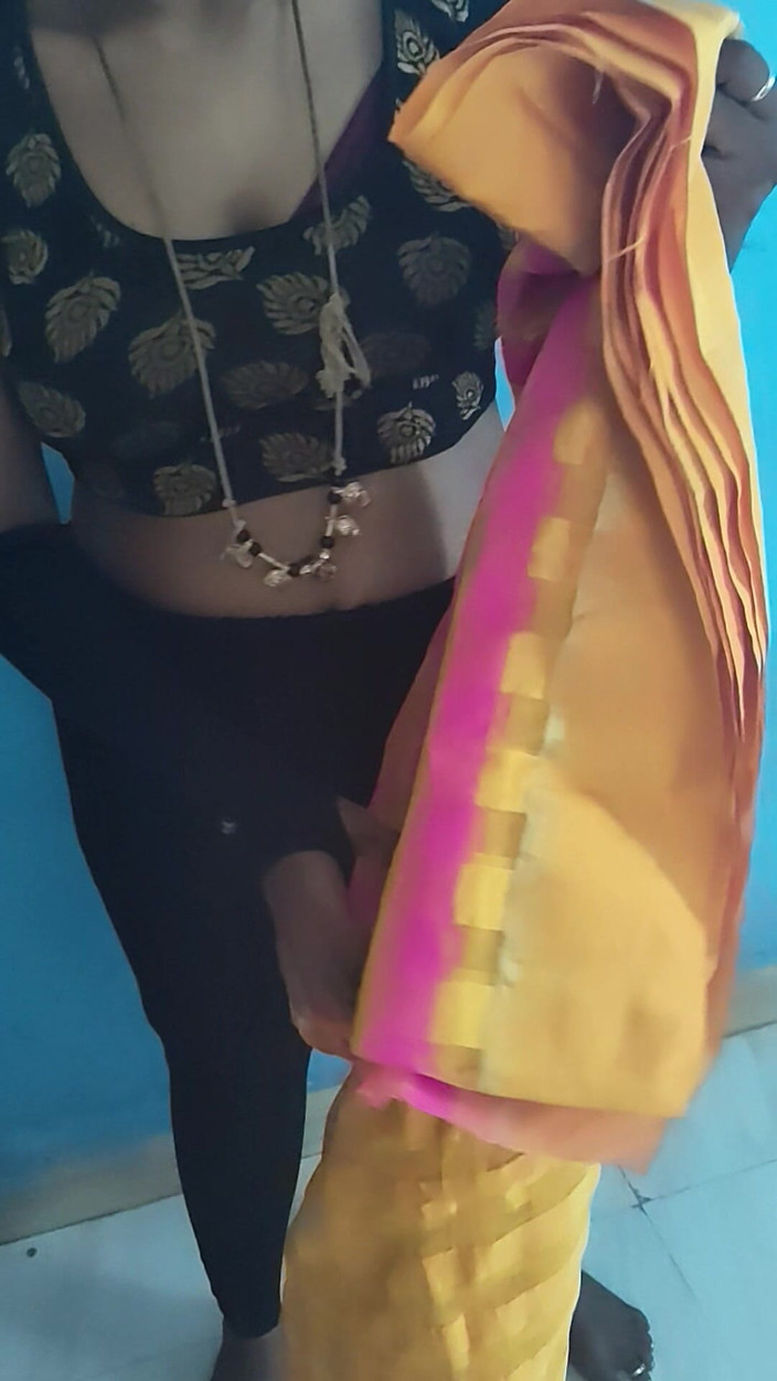 Tamil lesbian: 큰 엉덩이와 젖탱이의 인도녀