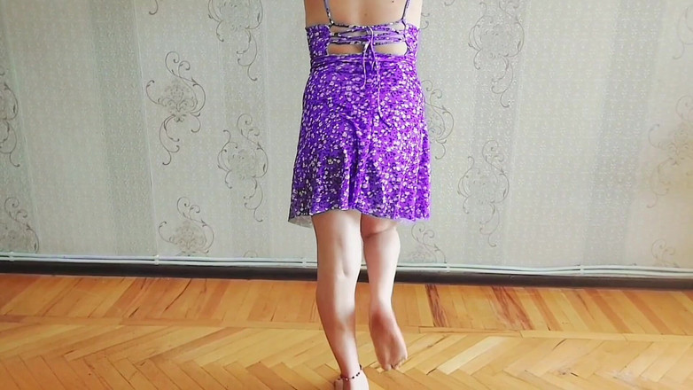 Kitty_Cross: मीठे फेमबॉय ताजे उठाए गए फूलों की टोकरी पकड़ते हैं