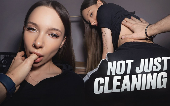 Luna Evans: My Dirty Maid Got Fucked Hard While Cleaning