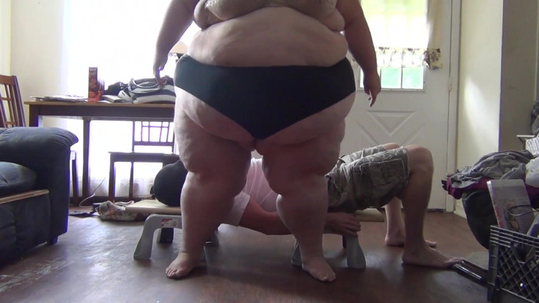 Full Weight Productions: Apresentando Miss GG e sua primeira abóbora