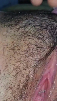 Âm hộ nhiều lông của chị kế tôi