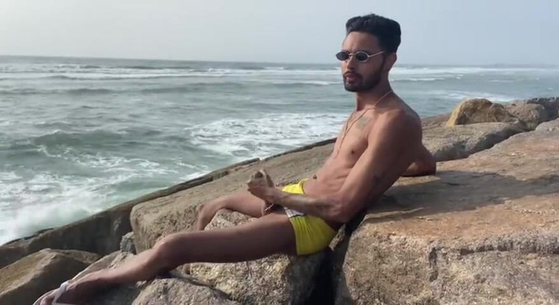 arabeputo: Magrelo do pau grande punheta plajda