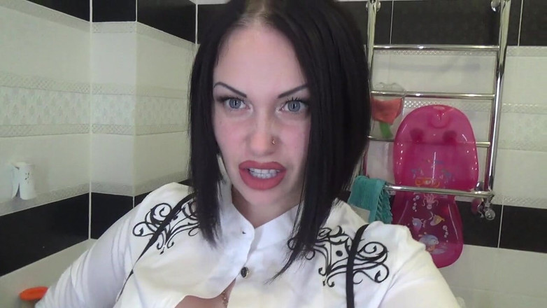 Goddess Misha Goldy: Din dumma fetisch - kastrering