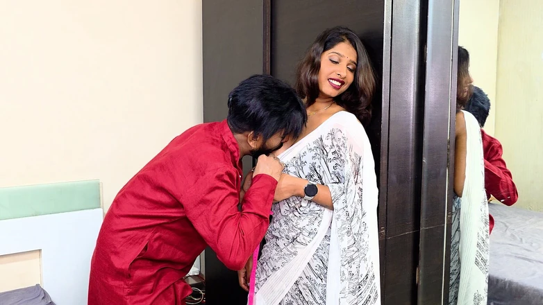 Aaka: Indian Tamil Girl and Tailer Boy Very Good Sexy Chudai...