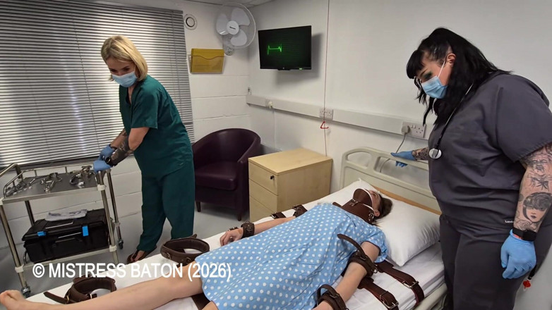 MistressBaton: The Pussy Ward, Épisode 1: Sondage Et Inspection De La Chatte