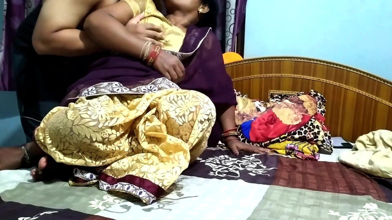 Popmini: Raipur manželka Urvasi šuká tvrdou kundičku v Sárí a saje ptáka...