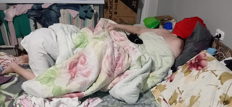 Lesbian-candys: セクシーなブルネットの看護師が私たちをオーガズムで癒してくれた