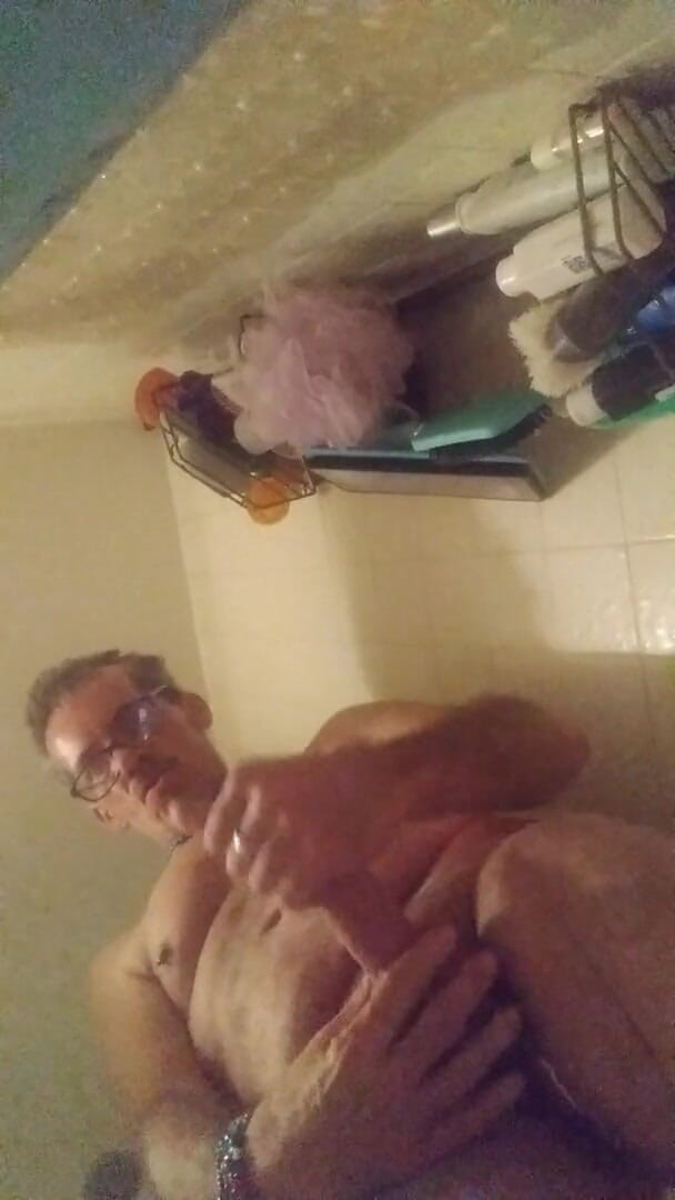 ShadowmanBWC: Chuveiro depois de corte de cabelo e corte de bola
