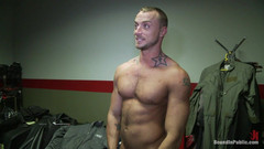 Bound in public: Jessie Colter dostaje gang wyruchany w sklepie skórzanym Mr S