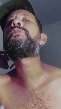 Petinju Abu-abu Dan Kaus Kaki Putih (video 1)