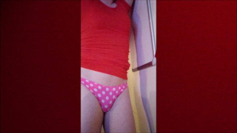 Joslin: Sissy Joslin Tančí v červených šatech