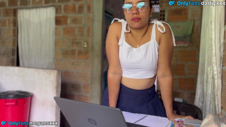 MeGanSxx: Am vizitat-o pe prietena mea, călugărița, și am făcut-o cu o...