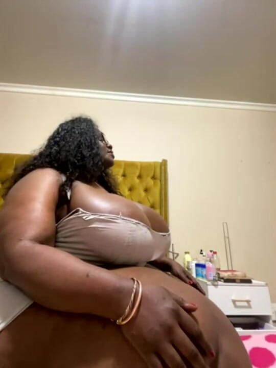 Legendary Booty Overdose: Bouncy Big Natural Tits