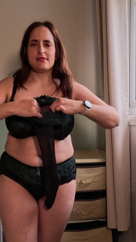 Pertunjukan nakal dengan lingerie seksi