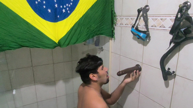 Luksmen1: Provando il primo dildo che ho preso da un cliente -...