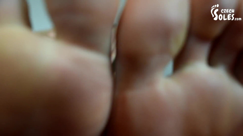 Czech Soles - foot fetish content: Lange zehen und nackte füße