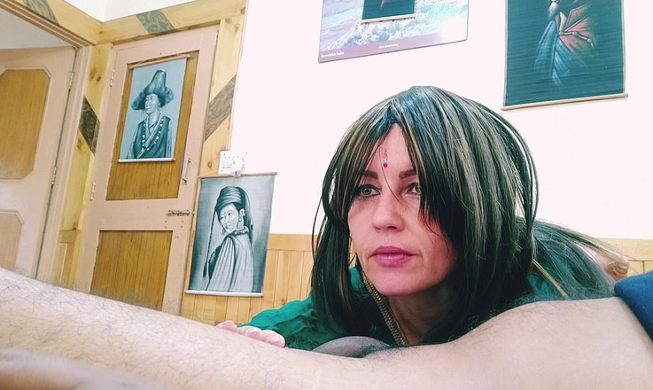 Bolly Karma: Hada cachonda sabe que es una chica mala