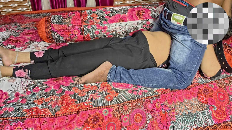 bdboygirl69: Video di sesso romantico tra cognato e cognata. Nuovo video...