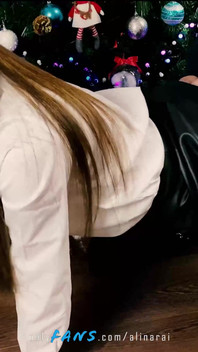 Nevlastní dcera dostala práci sekretářky, aby ji její nevlastní otec mohl každý den šukat