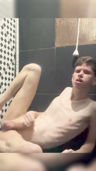 Kedoimath - a Twink Ready to Get Fucked in the Shower