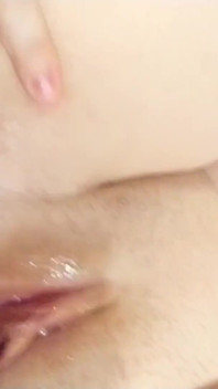Fodendo ela com força na bunda em cima da mesa - comendo gozada interna anal - estudante de beleza asiática waldemaria
