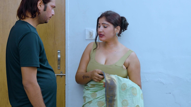 Khiladi69: Nuovo desi bhabhi prima volta sesso con l'amico del marito,...