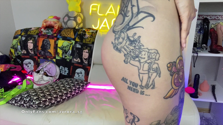 Flame Jade: Blonďatá děvka miluje stříkání