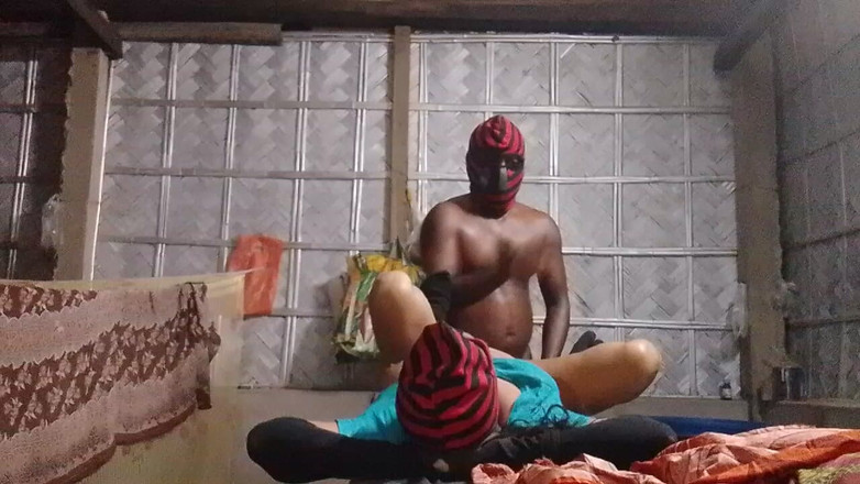 Masuuma Aktaaar: India assam jurhate moglie femash e marito video di sesso...