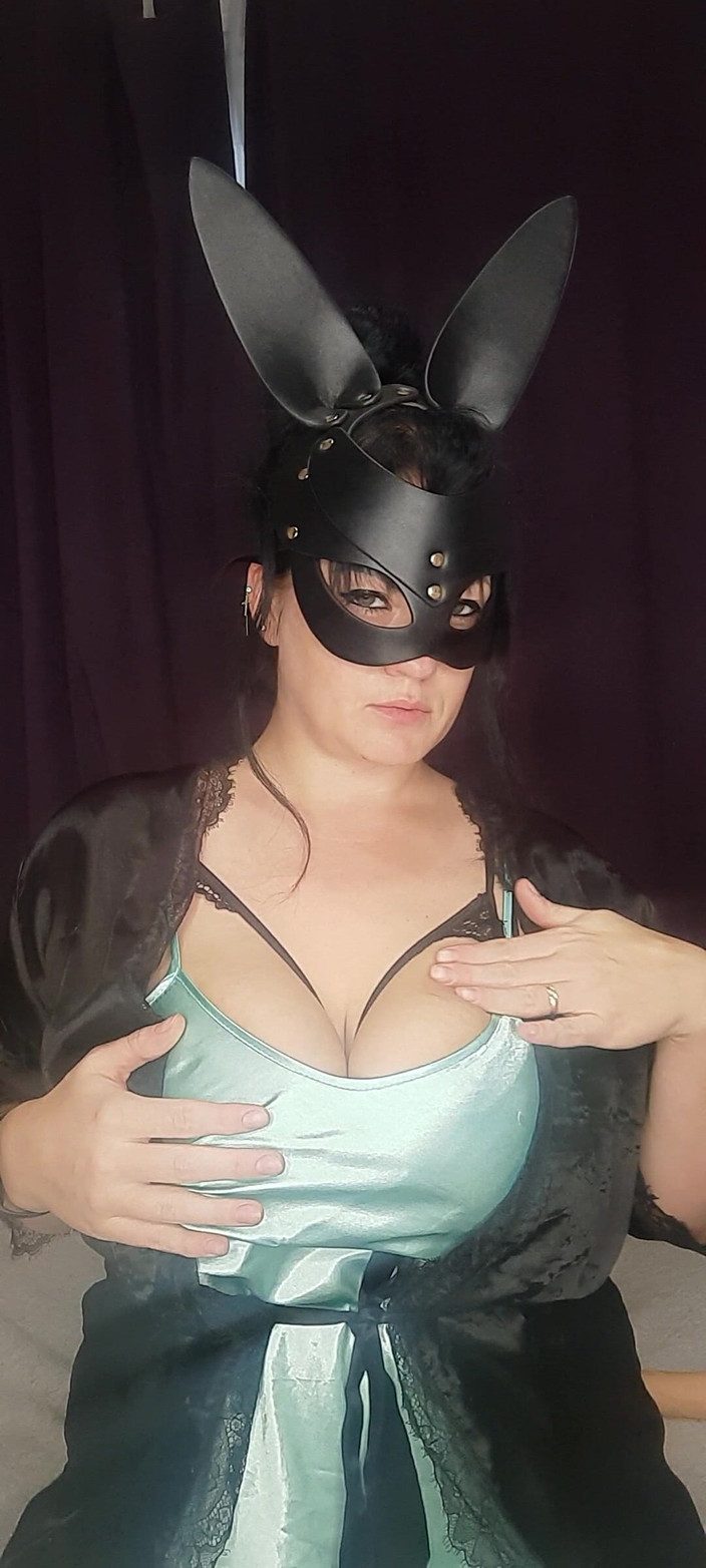 SexandAnal7: Big Tits Playing Hot MILF Clamp