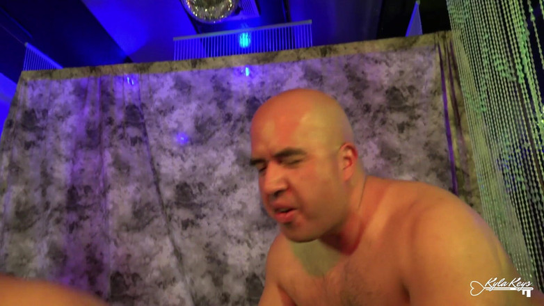 Kyla Keys: Swingers klub po uzavření