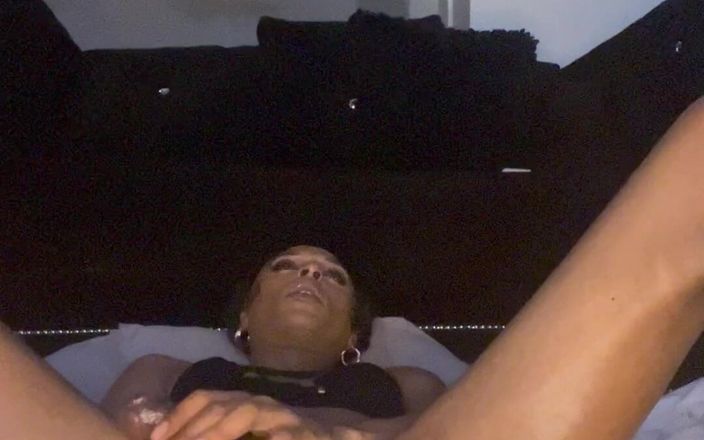 Yummie encounters: Femboy xinh đẹp mảnh mai vuốt ve con cu bbc khó...