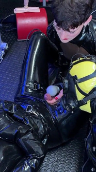 Mistressae Sessions with Princess Latex Rubber Doll: Gas Mask 69 Cock Sucking Experiment