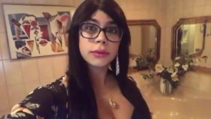 Tgirl Yaritza Vega: 黒髪スタイル