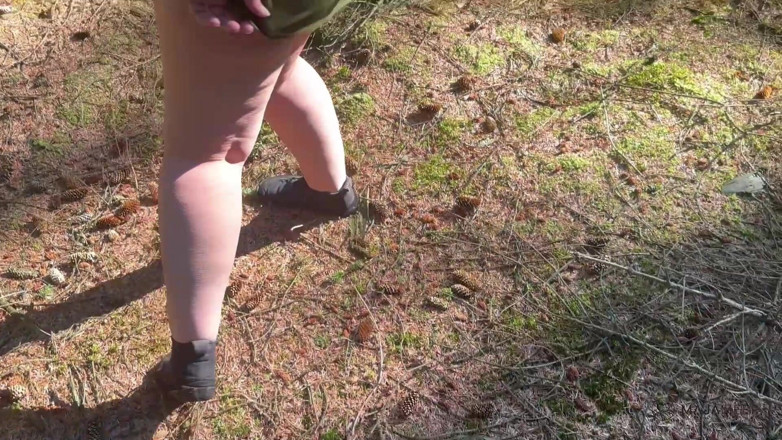 Maja Meer: Feuchter Quickie Im Wald Mit Heißen Closeups