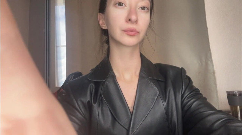 Skinny_lady69: Spójrz w moje oczy i nie odważysz się oderwać wzroku.